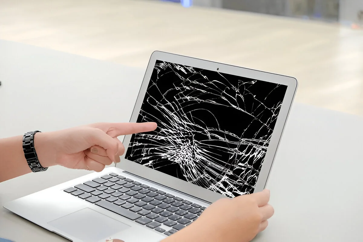 When should you replace a cracked MacBook screen?